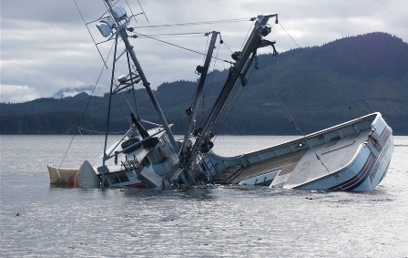 Cuu 9 thuyen vien cua tau hang gap nan ngoai khoi dao Con Co hinh anh