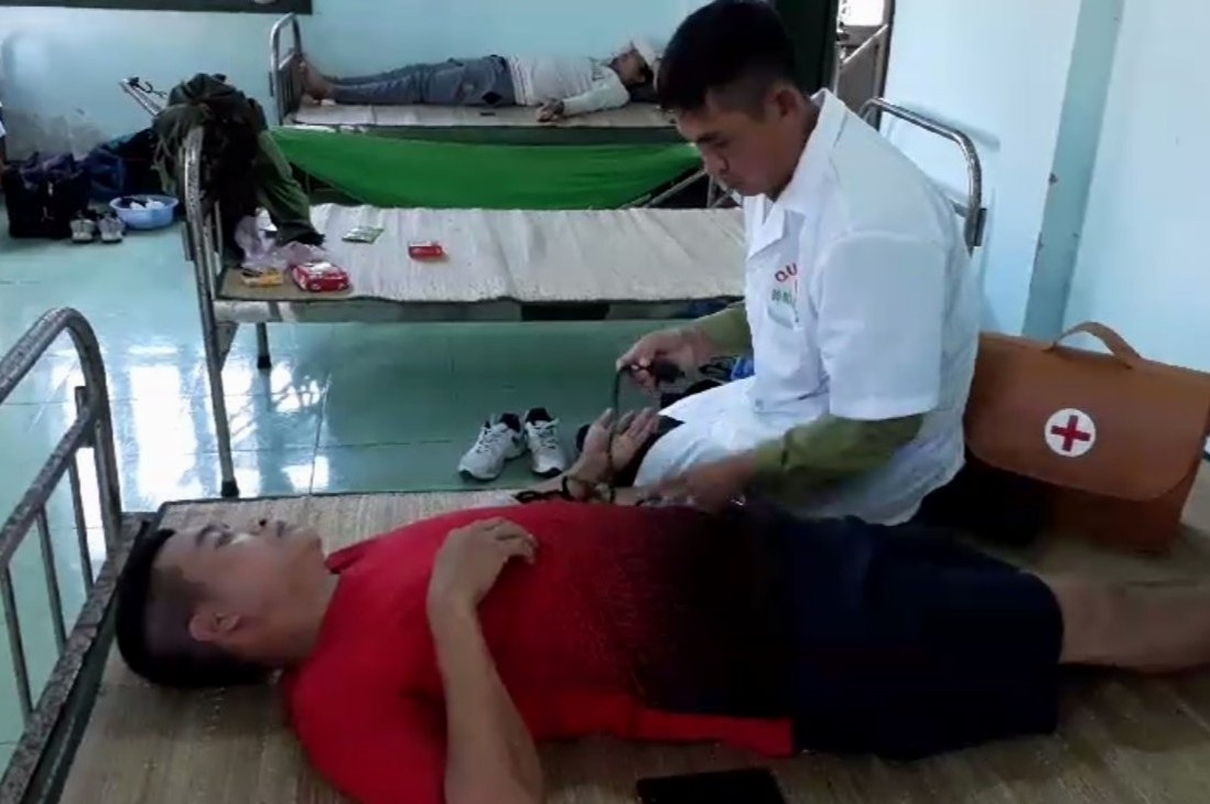 Tau hang gap nan anh 1