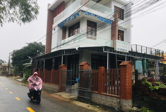 Bé gái bị đâm tử vong ảnh 1 Be gai bi dam tu vong anh 1