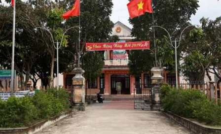 Ky luat pho chu tich xa quan he ngoai luong voi phu nu da co chong hinh anh