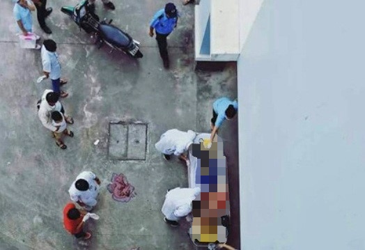 Cô gái rơi từ lầu xuống đất ảnh 1 Co gai roi tu lau xuong dat anh 1