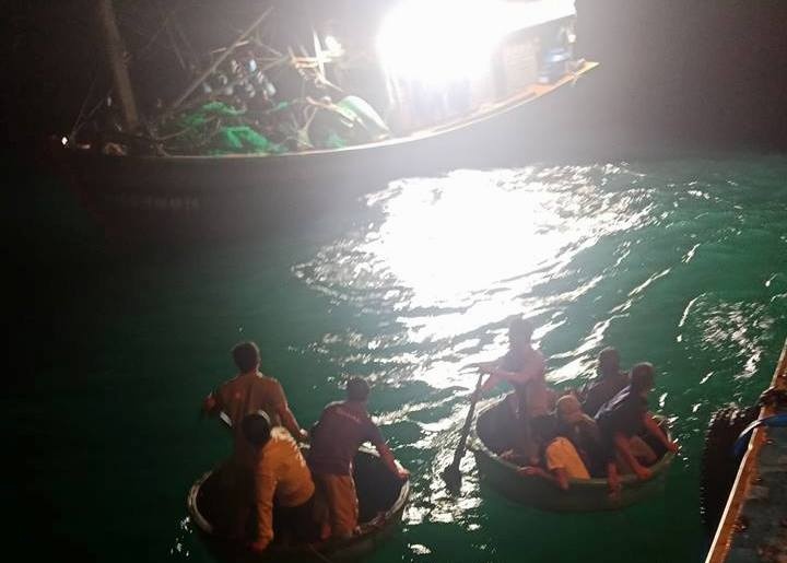 Ngu dan nhay xuong bien thoat than anh 2