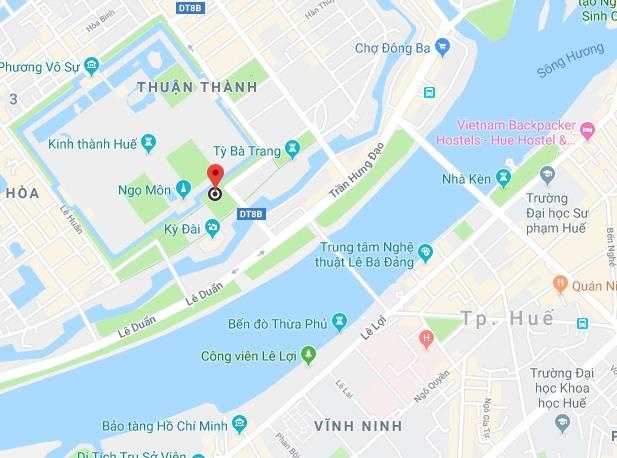 Du khách nhận lại túi xách chứa nhiều tiền ảnh 2 Du khach nhan lai tui xach chua nhieu tien anh 2