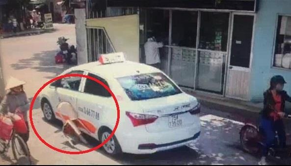 Nữ tài xế bị bảo vệ đánh ảnh 2 Nu tai xe bi bao ve danh anh 2