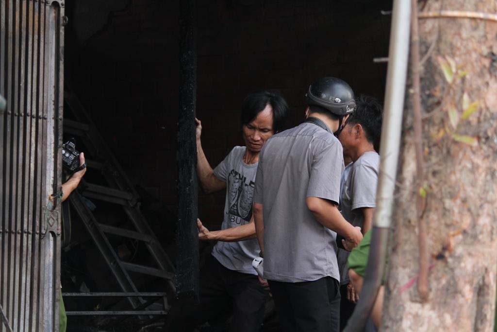 Chay cua hang xe may dien anh 2