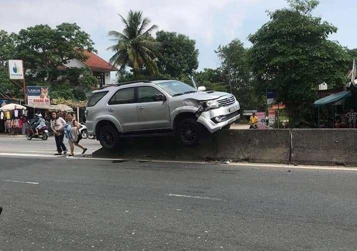 Oto leo dai phan cach anh 1