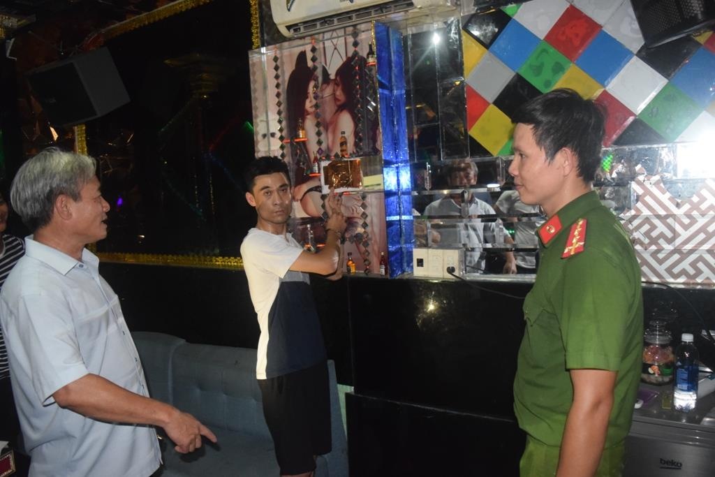 Dan choi thac loan anh 1