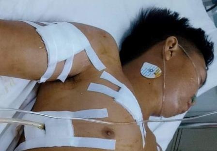 Bat ke cam dao dam guc ban nhau trong dem hinh anh