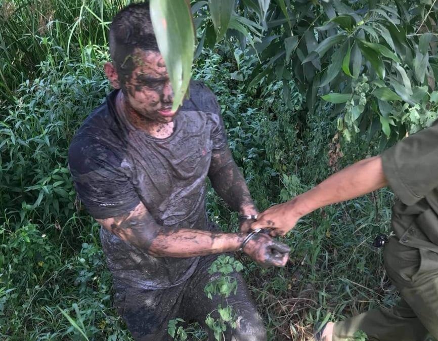 Dúng dao tự cứa cổ ảnh 1 Dung dao tu cua co anh 1