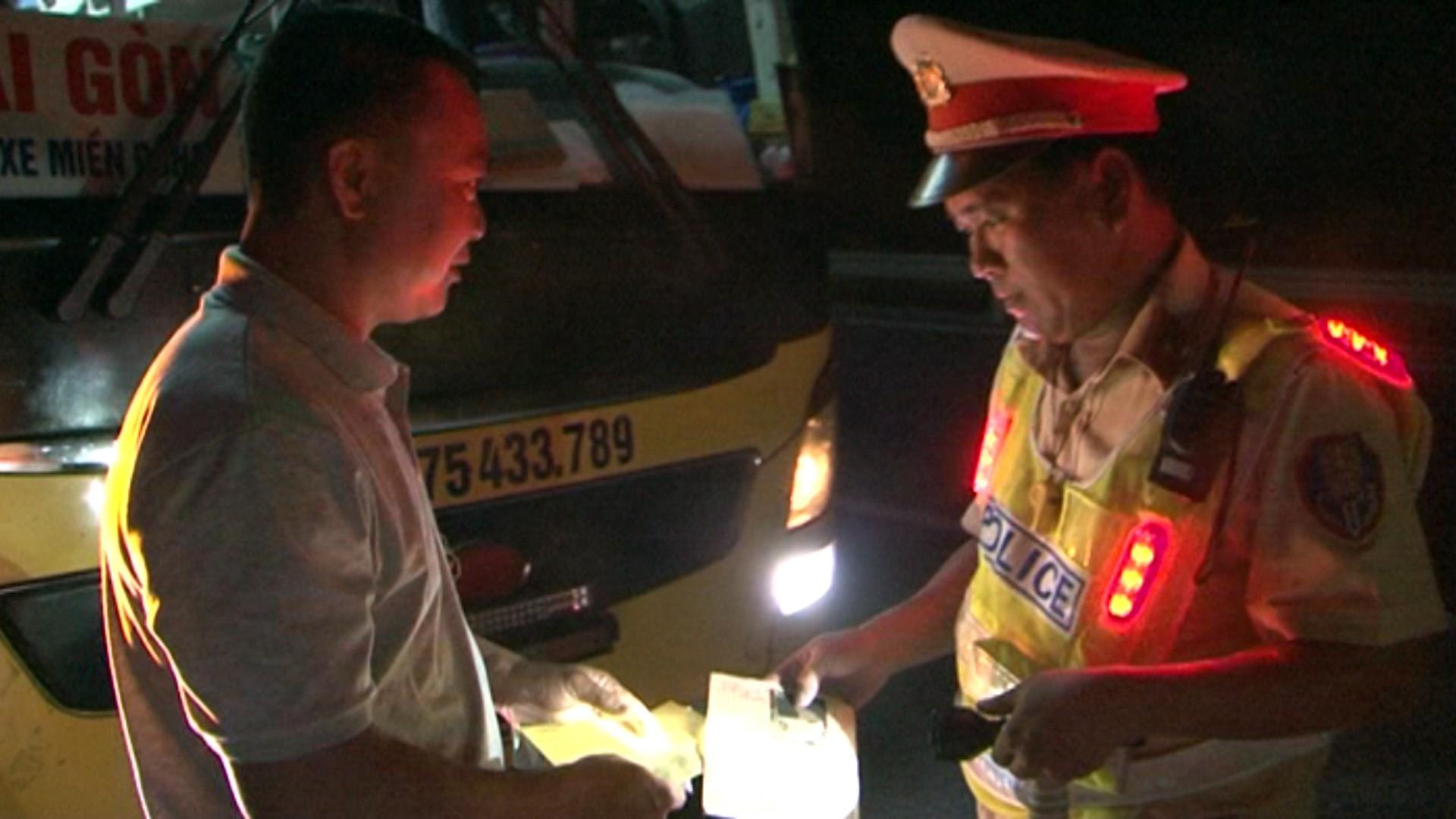 Vuot au trong ham Hai Van anh 1