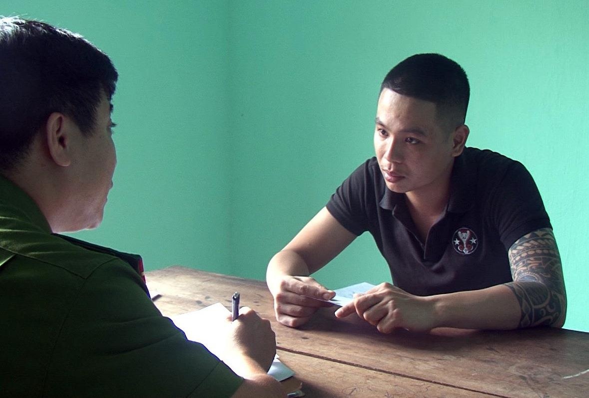 Bat nhom tin dung den anh 1