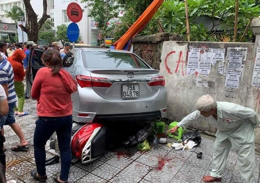 Nu tai xe tong hang loat anh 1