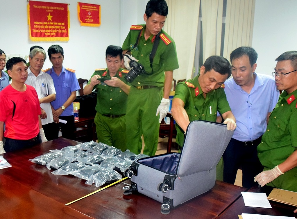 Van chuyen 30.000 vien ma tuy anh 2