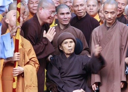 Thien su Thich Nhat Hanh sang Thai Lan tinh duong hinh anh