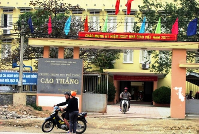 Thầy giáo khiếm nhã với nữ sinh ảnh 1 Thay giao khiem nha voi nu sinh anh 1
