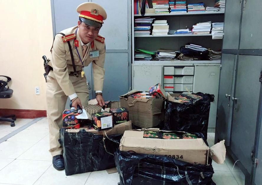 Oto cho phao lau anh 1