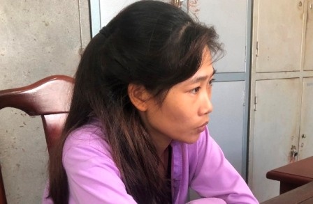 Loi dung dua con di chua benh de trom tai san benh nhan hinh anh