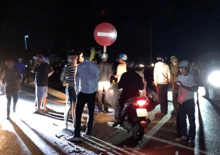 Tong dai phan cach, mot nguoi thiet mang hinh anh