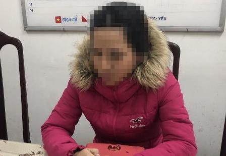 Nguoi phu nu tung tin that thiet ve virus corona tren Facebook hinh anh