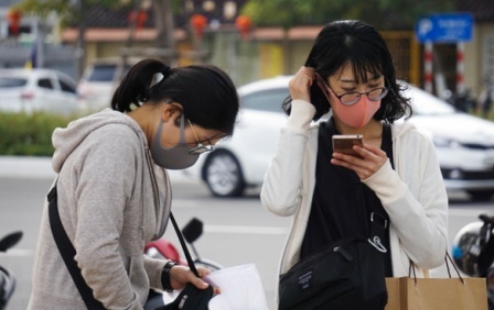 Hue keu goi to cao viec tang gia khau trang phong dich corona hinh anh