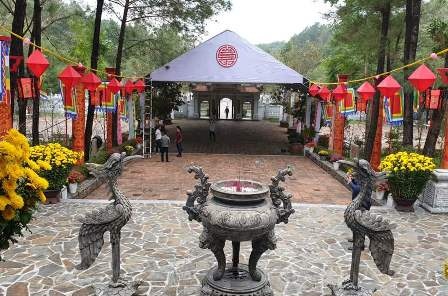 Dung hang loat le hoi o Hue vi dich virus corona hinh anh