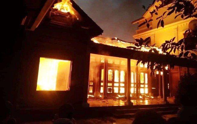 Ba bo con tu vong luc rang sang hinh anh