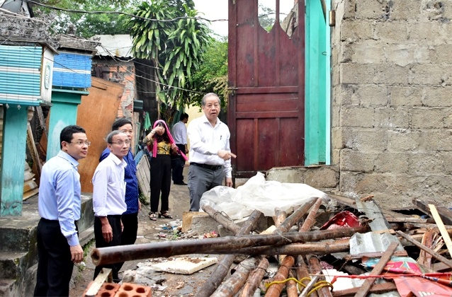 Di dan kinh thanh Hue anh 1