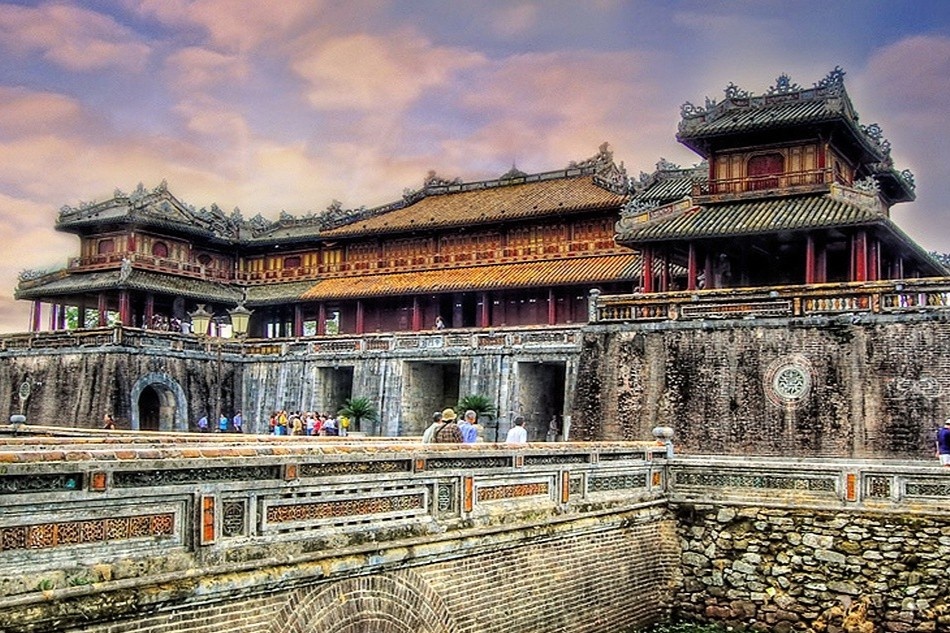 Dai Noi Hue dung don khach de phong Covid-19 hinh anh