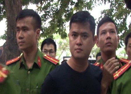 Bac si da lieu hiep dam nu dieu duong bi khoi to toi thu 3 hinh anh