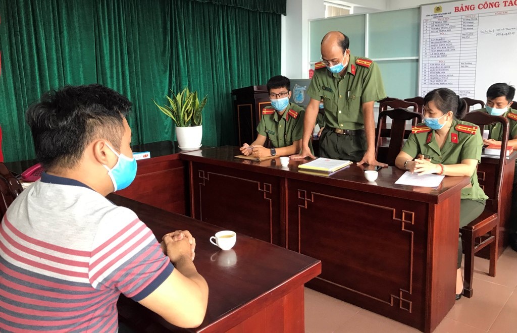 Can bo bi phat 18 trieu dong anh 1