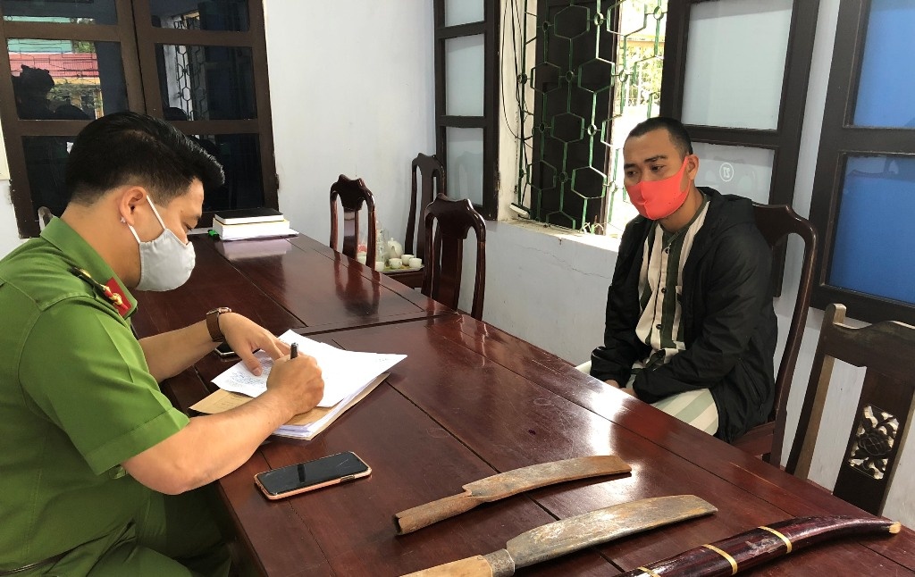 Chém người ở quán cà phê ảnh 1 Chem nguoi o quan ca phe anh 1