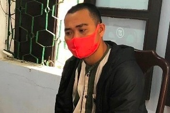 Vac dao xong vao quan ca phe chem nguoi hinh anh