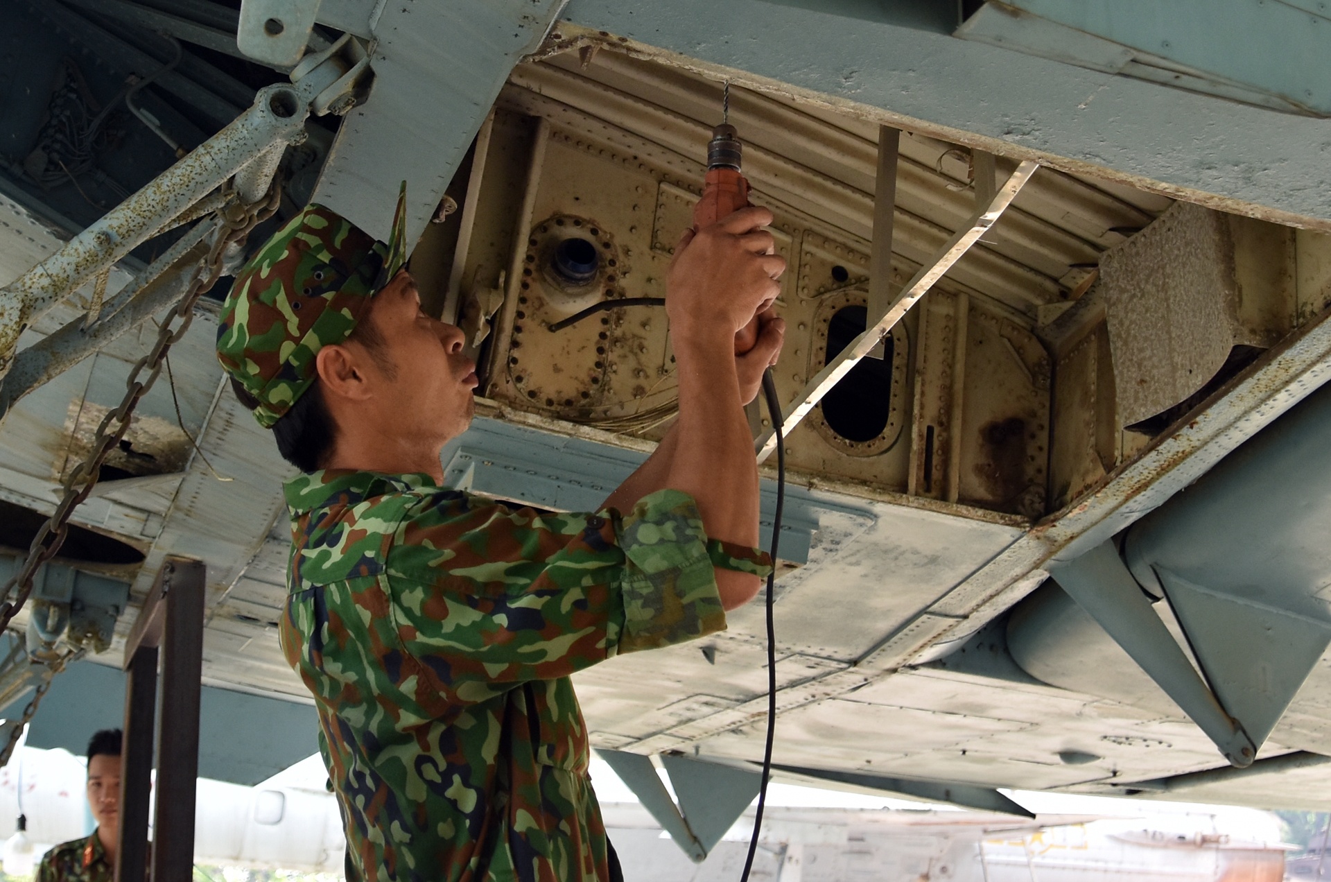 Thao roi may bay,  xe tang anh 3