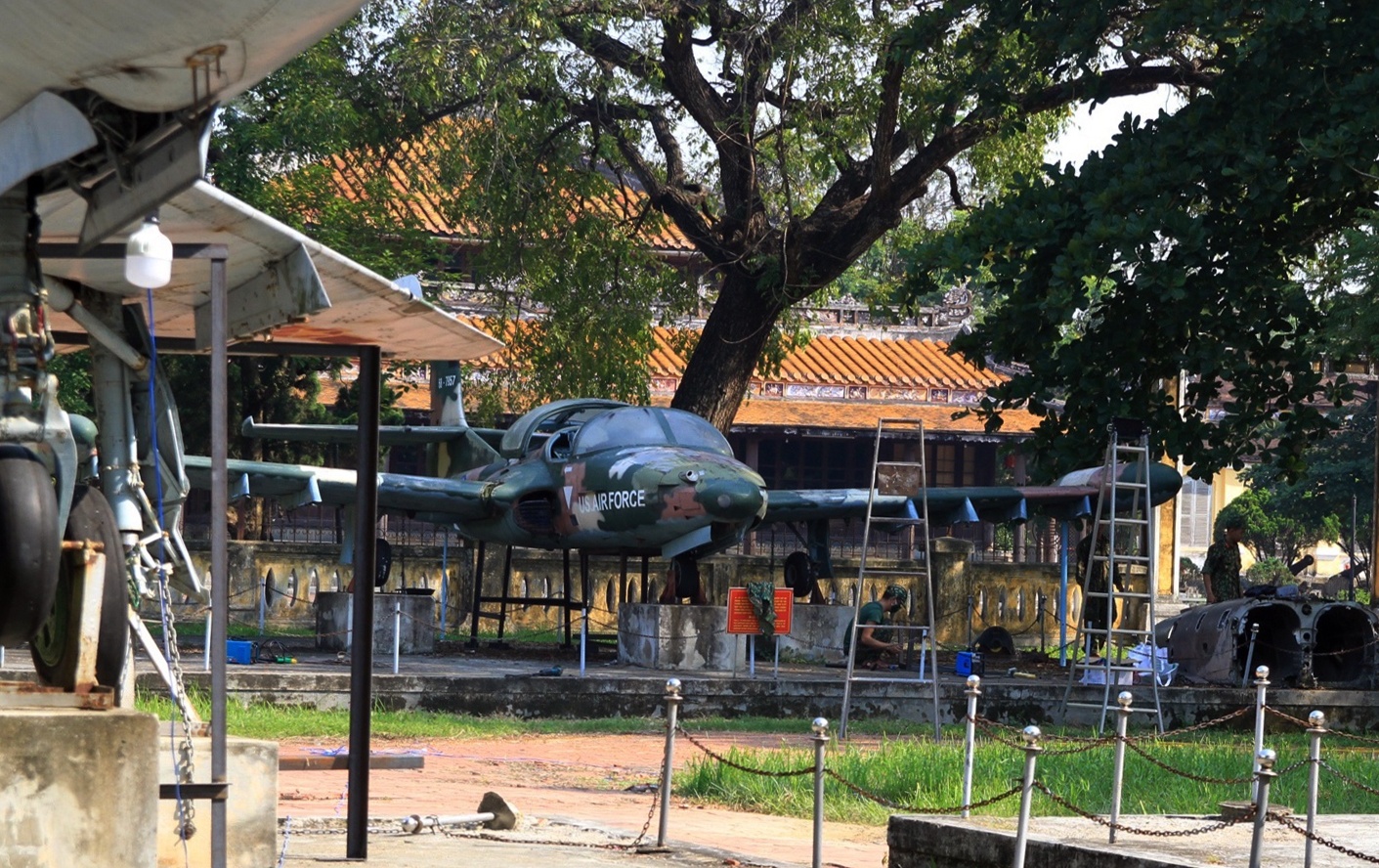 Thao roi may bay,  xe tang anh 1