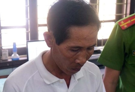 Cam chay duoi danh vo rot tu tang 2 xuong dat hinh anh