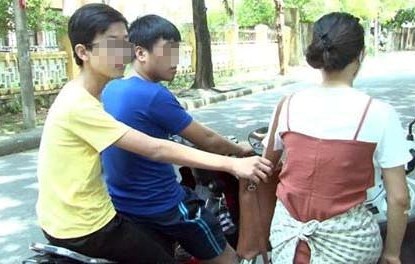 Nhom thieu nien gay ra 6 vu cuop tren duong pho Hue hinh anh