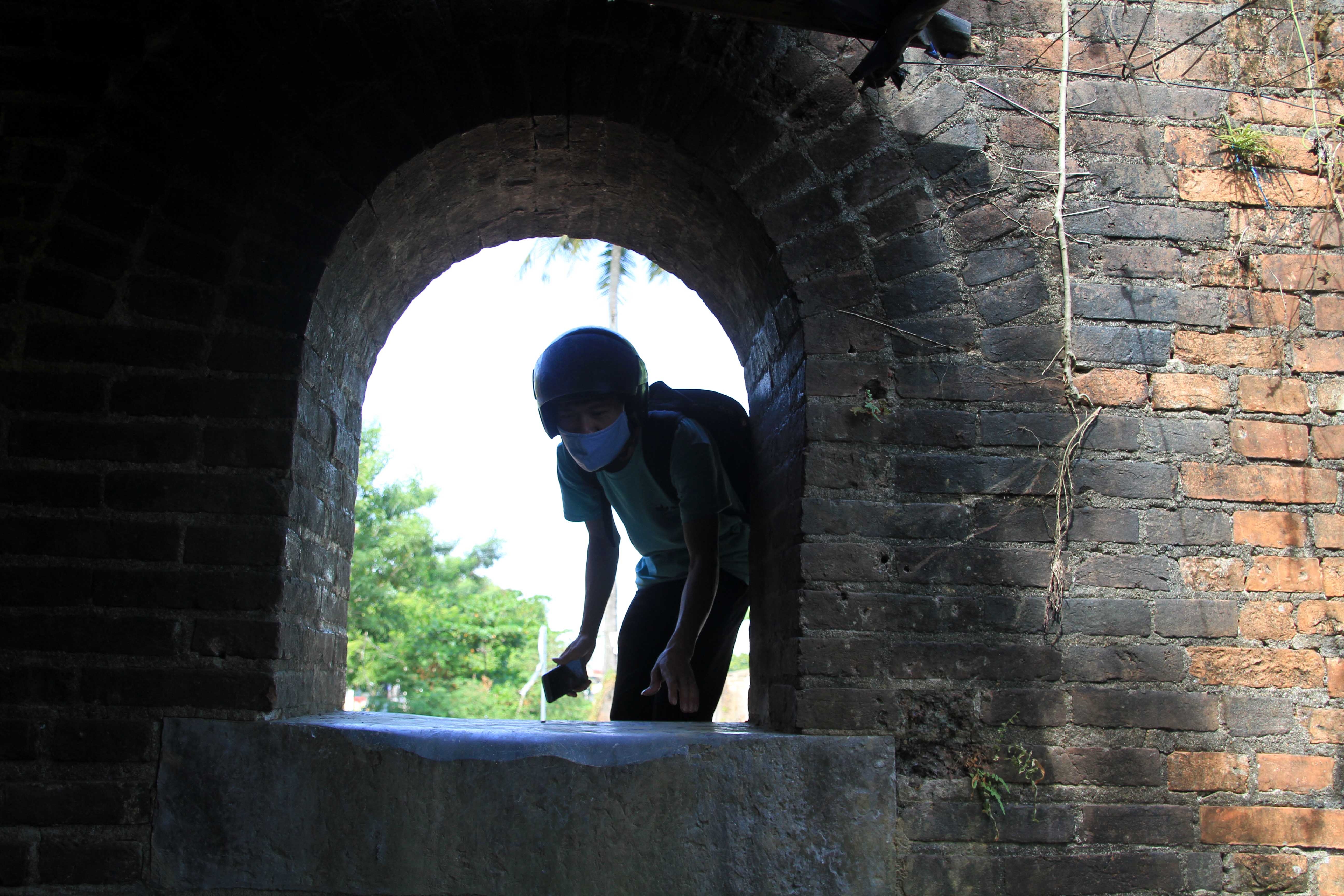 Di tich 2 cong gach anh 2