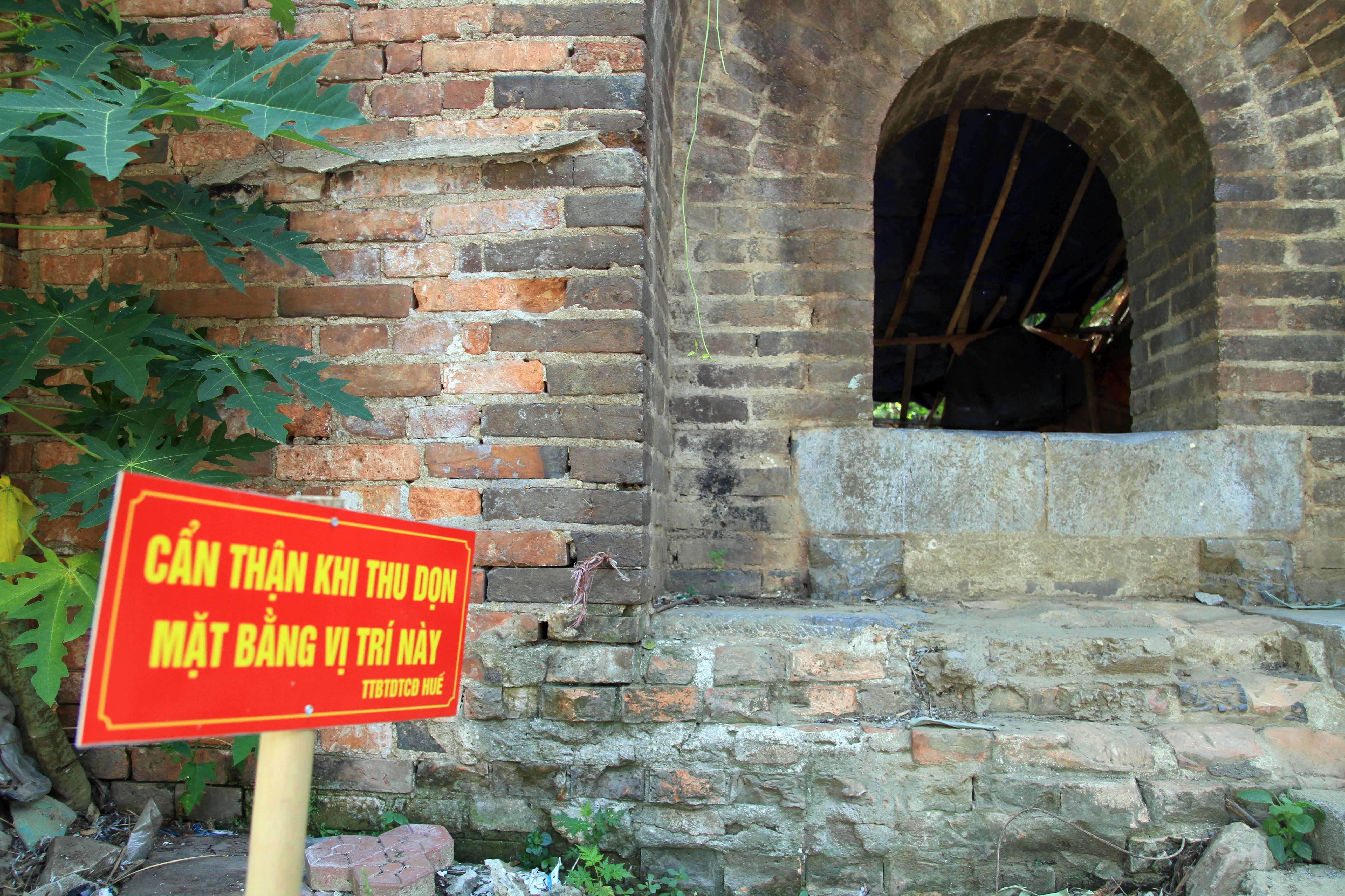 Di tich 2 cong gach anh 6