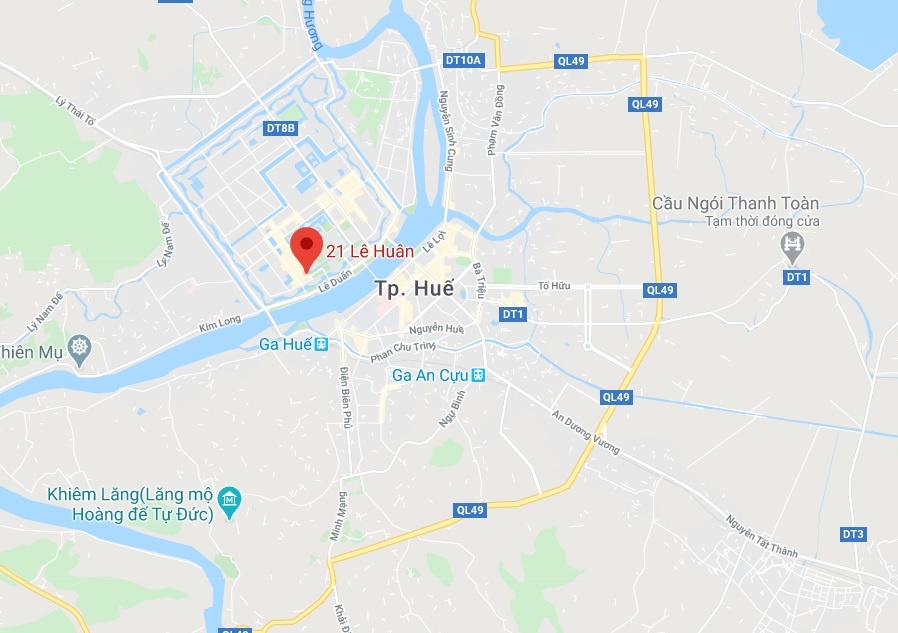 Chat chem du khach anh 2