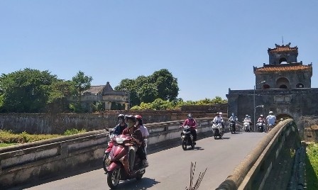 Di doi co so quan su ra khoi Don Mang Ca hinh anh