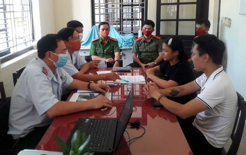 Phat co gai dang sai su that anh 1