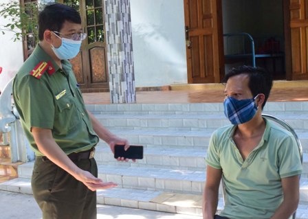 Dua 6 nguoi tu Da Nang ra Hue tron cach ly hinh anh