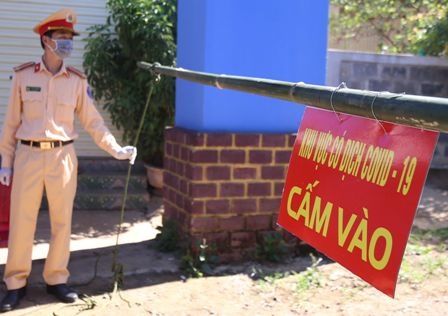 19h hom nay, TP Dong Ha cach ly xa hoi hinh anh