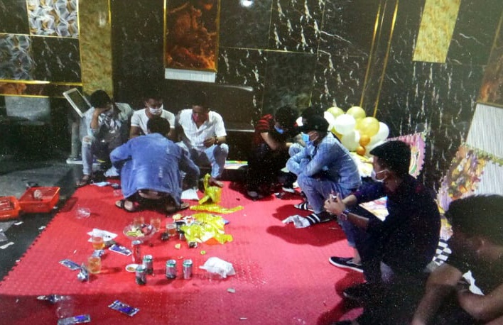 Tụ tập chơi ma túy ảnh 1 Tu tap choi ma tuy anh 1