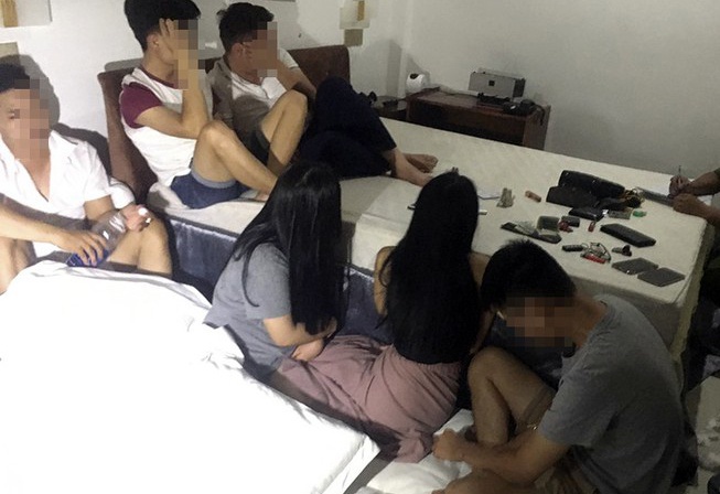 13 nguoi phe ma tuy anh 1