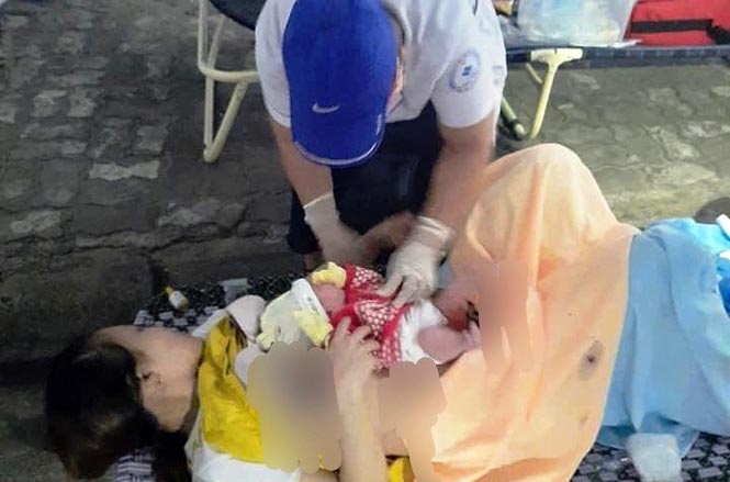 Sinh con o chot kiem soat anh 1