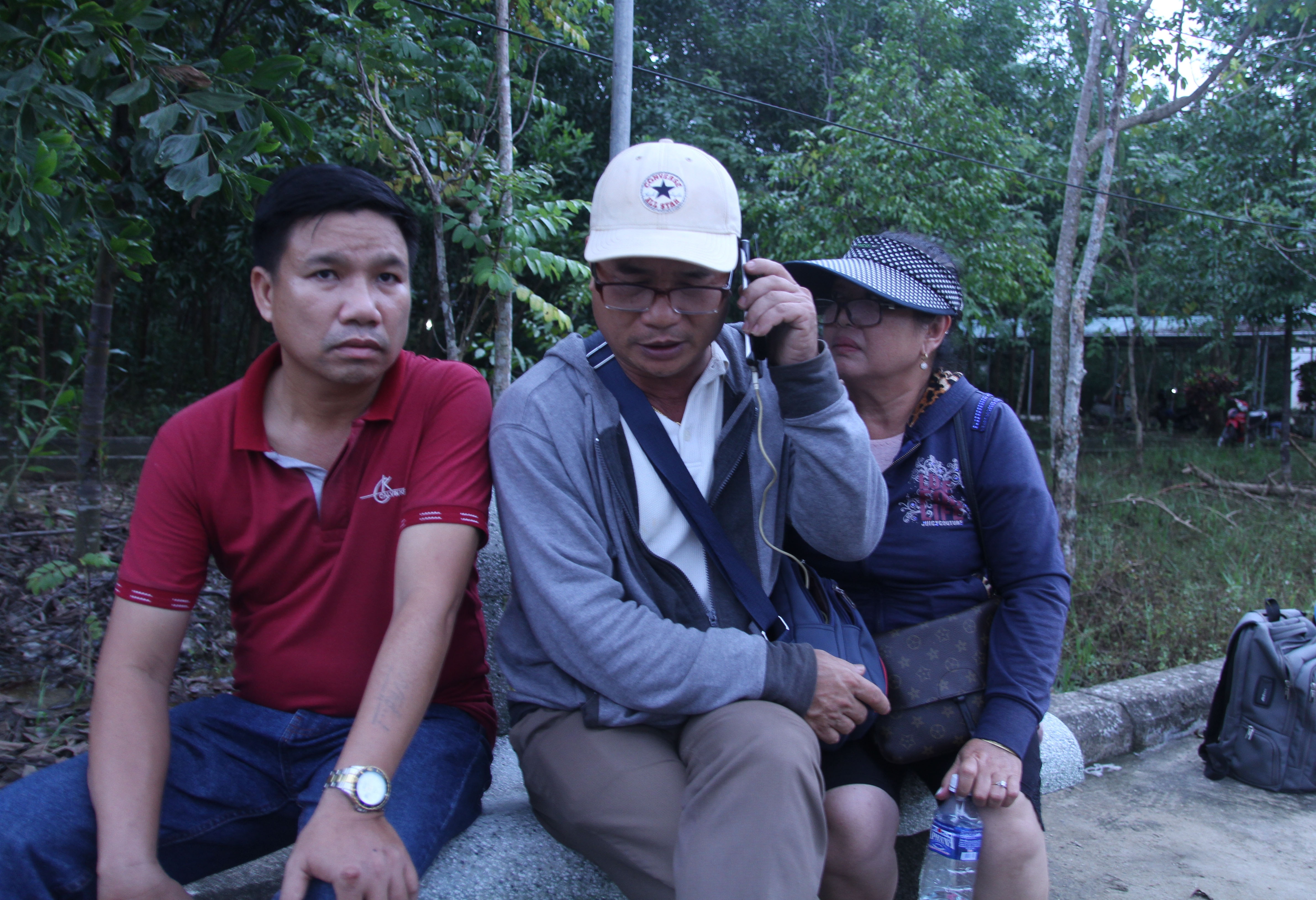 Nui sat lo o thuy dien anh 1