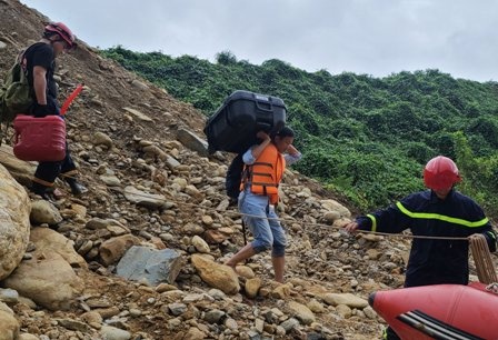 Pha tang da 20 tan de thong duong len Rao Trang 3 hinh anh