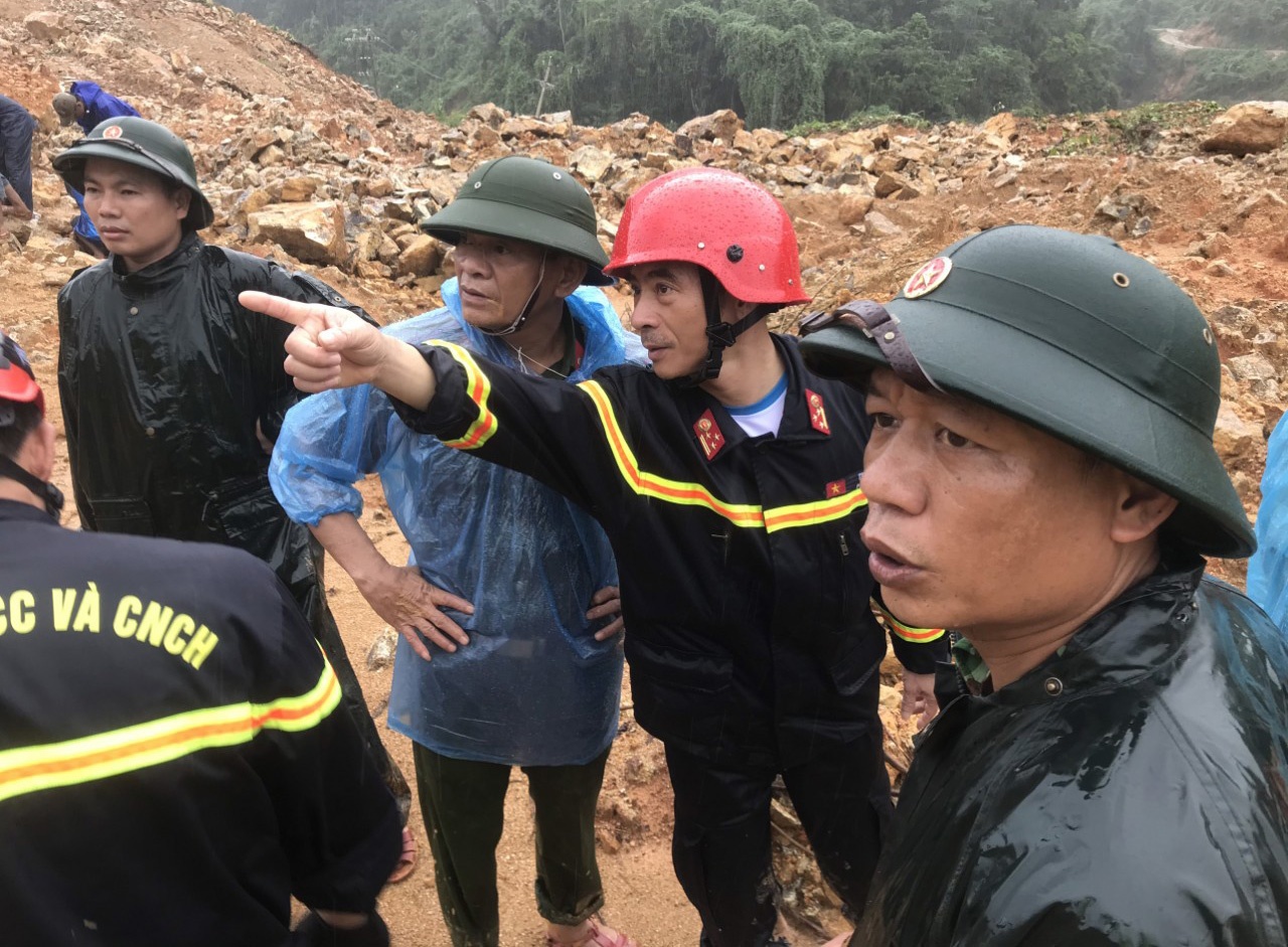 Vuot suoi, bang rung den cuu ho o thuy dien Rao Trang 3 hinh anh