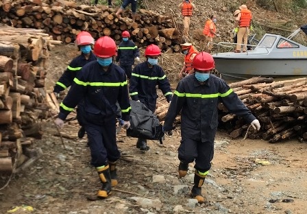 Tam dung tim kiem cong nhan mat tich o Rao Trang 3 hinh anh